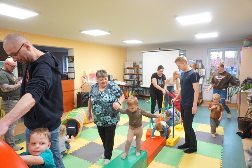 Dzieci, zajęcia dla dzieci, Akademia Malucha, Oddział dla dzieci, Biblioteka, rodzice, opiekunowie