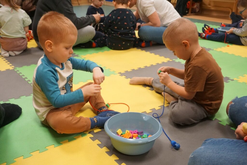 Dzieci, zajęcia dla dzieci, Akademia Malucha, Oddział dla dzieci, Biblioteka, rodzice, opiekunowie