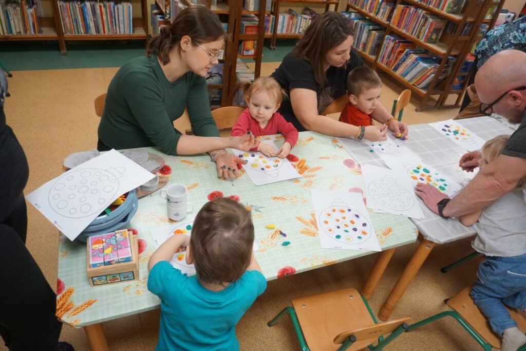 Dzieci, zajęcia dla dzieci, Akademia Malucha, Oddział dla dzieci, Biblioteka, rodzice, opiekunowie