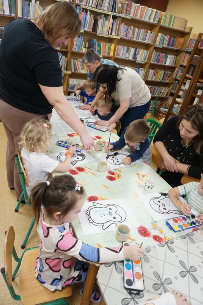 Dzieci, Akademia Malucha, Mieszkańcy Zimowej Krainy, Biblioteka, zajęcia