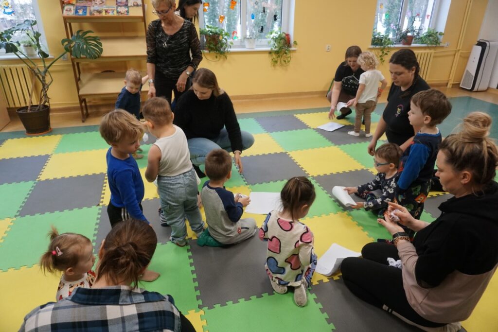 Dzieci, Akademia Malucha, Mieszkańcy Zimowej Krainy, Biblioteka, zajęcia