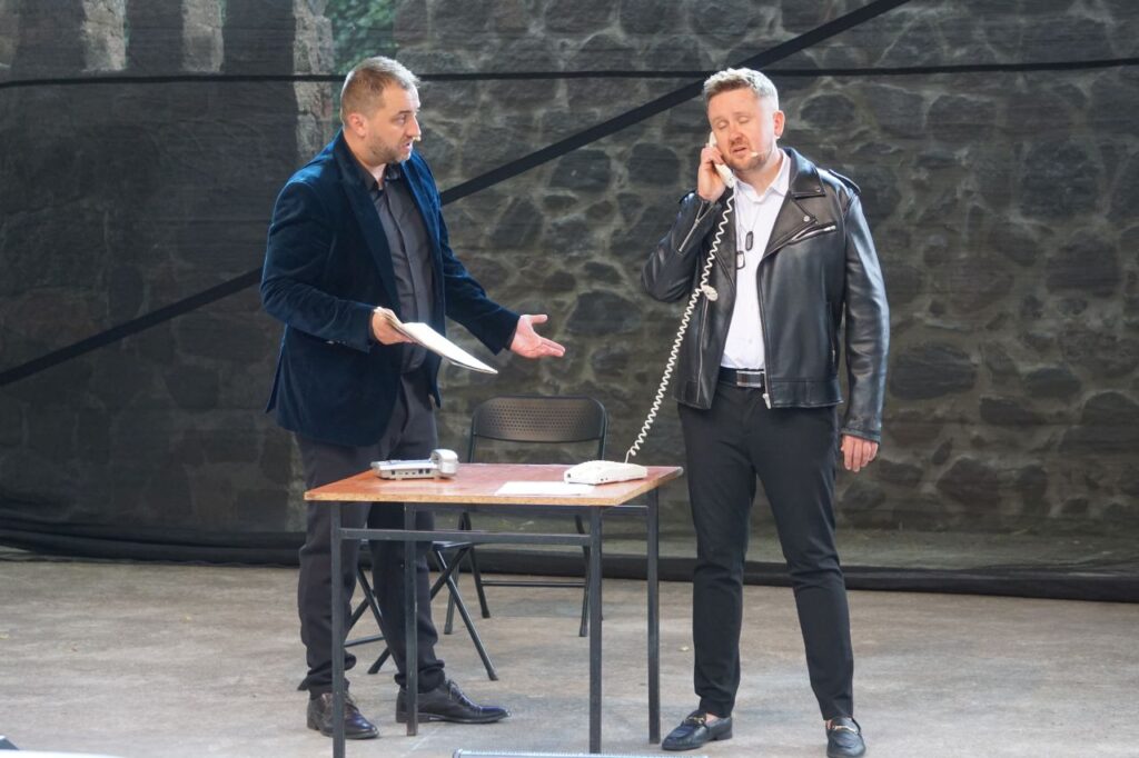 scena, artyści, kabaret, mężczyźni, skecz,