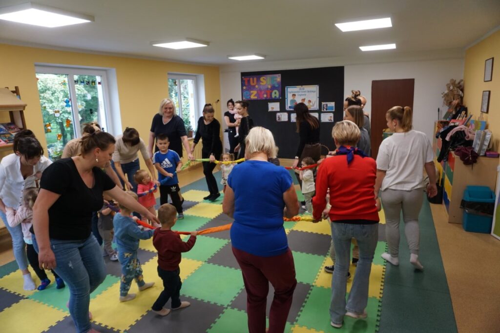 Akademia Malucha, Biblioteka dla dzieci, zabawa, dzieci, opiekunowie,