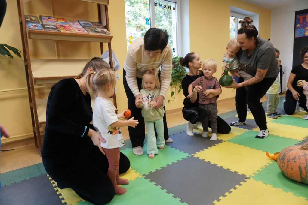 Akademia Malucha, Biblioteka dla dzieci, zabawa, dzieci, opiekunowie,