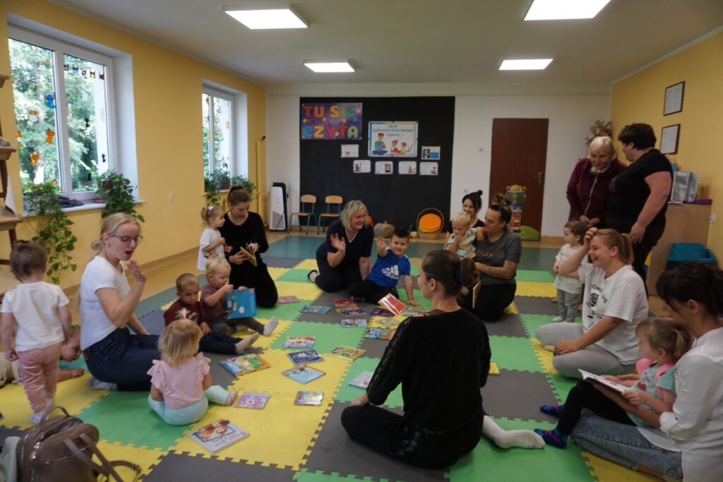 Akademia Malucha, Biblioteka dla dzieci, zabawa, dzieci, opiekunowie,