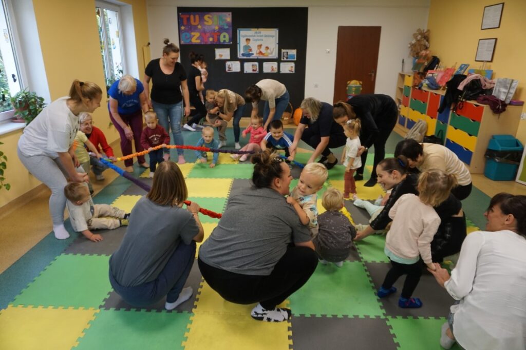 Akademia Malucha, Biblioteka dla dzieci, zabawa, dzieci, opiekunowie,