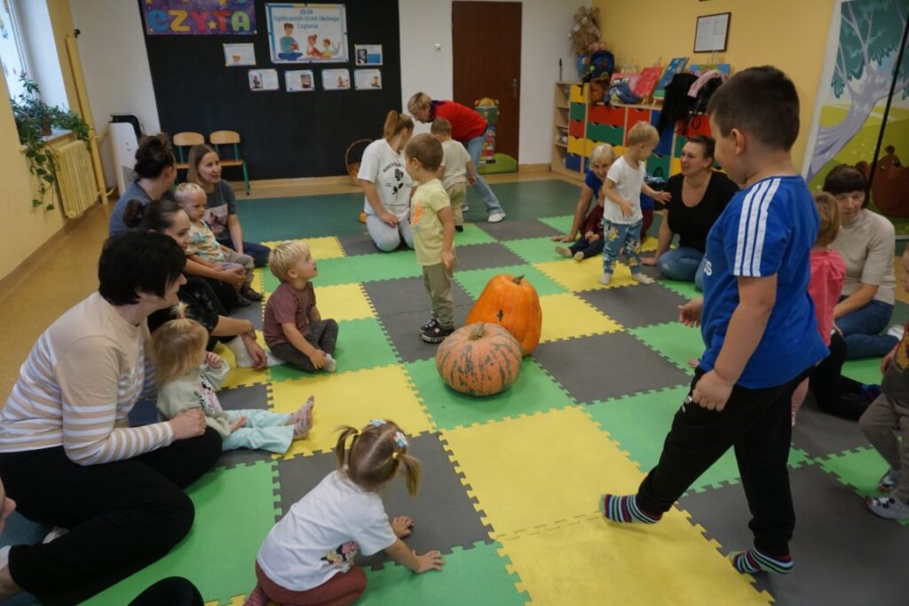 Akademia Malucha, Biblioteka dla dzieci, zabawa, dzieci, opiekunowie,
