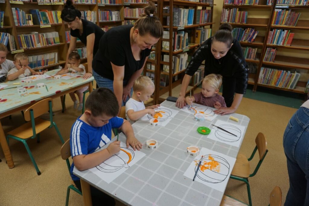 Akademia Malucha, Biblioteka dla dzieci, zabawa, dzieci, opiekunowie,