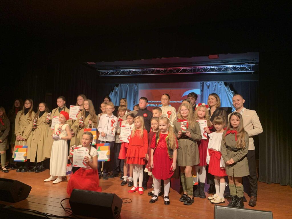 Wokaliści z Bick na Scenie Pieśni Patriotycznej