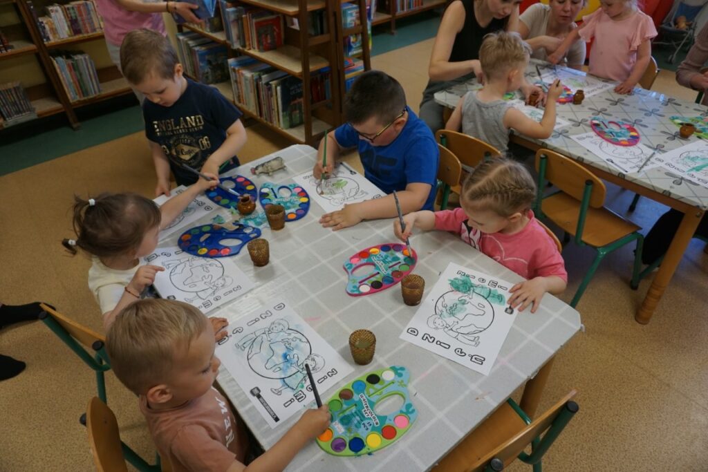 Akademia Malucha: Świat w naszych rękach!