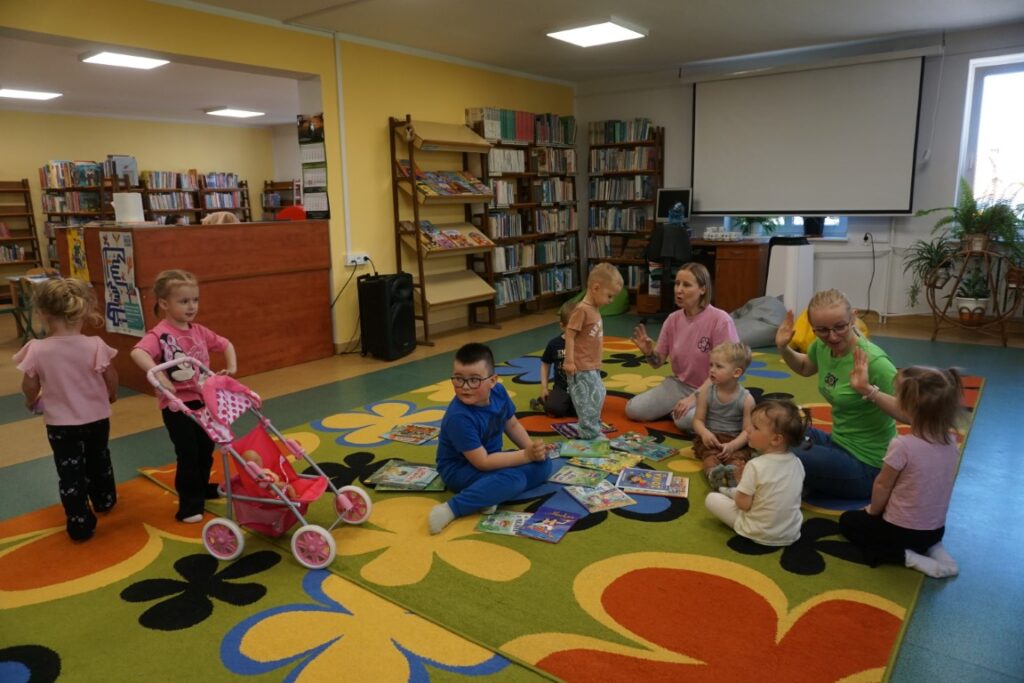 Akademia Malucha: Świat w naszych rękach!