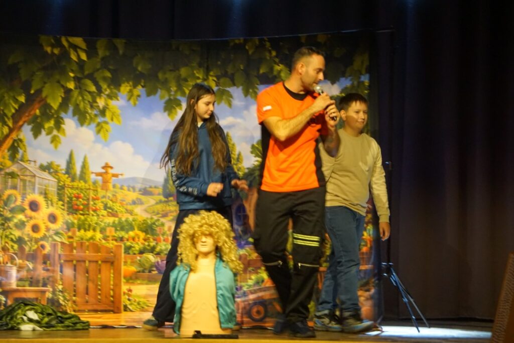 Scena, aktorzy, teatrzyk